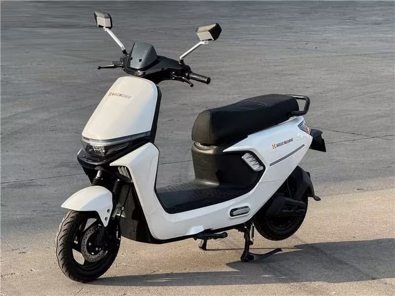 HISPEED Urban XI Sport — Urbana, Ciclomotor elétrico de plataforma, potência para ir mais longe e mais rápido.