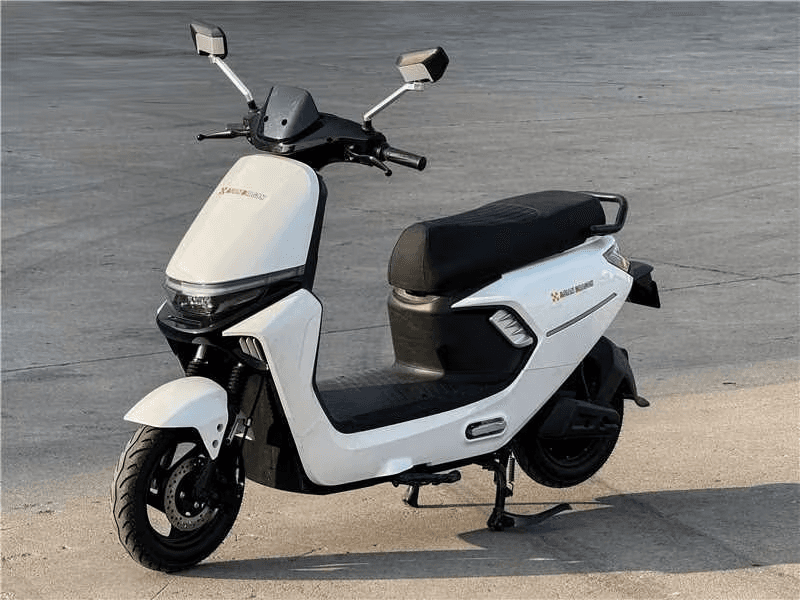 HISPEED Urban XI Sport — Urban, Step-through electric moped, more power to go farther and faster.
